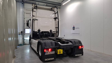 Zdjęcie przedmiotu: SCANIA R460 Super E6 18.0t 4x2 NA Highline