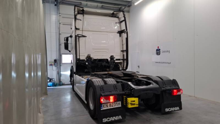 Zdjęcie przedmiotu: SCANIA R460 Super E6 18.0t 4x2 NA Highline