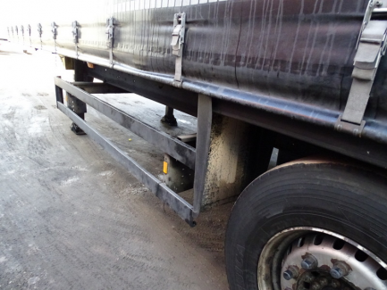 Zdjęcie przedmiotu: SCHMITZ SCB * S3T SCS 24 / L-13.62 E B curtain semi-trailer