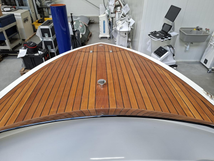 Zdjęcie przedmiotu: VTS FLYING SHARK CLASSIC 5.7 electric motor boat