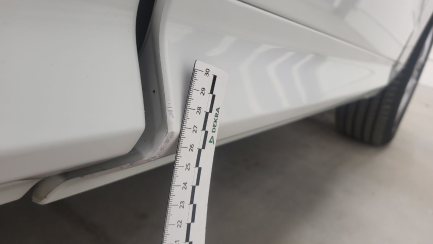 Zdjęcie przedmiotu: Volvo XC60 D4 SCR AWD Momentum aut