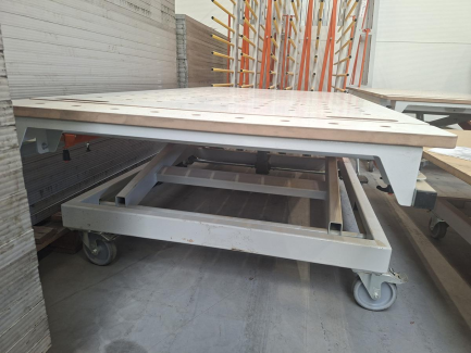 Zdjęcie przedmiotu: Столярне обладнання (візки та транспортні столи) від CRAFTDREW