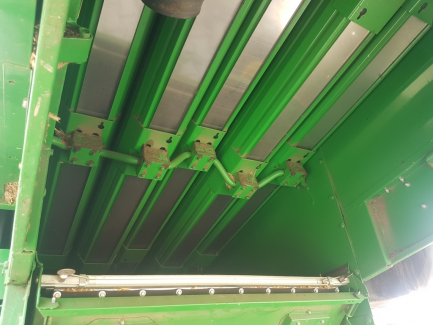 Zdjęcie przedmiotu: Kombajn Zbożowy John Deere W 330 Z HEDEREM I STOŁEM DO RZEPAKU