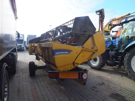 Zdjęcie przedmiotu: Kombajn zbożowy NEW HOLLAND TC 5.80 479 + header NEW HOLLAND 17 + w&oacute;zek