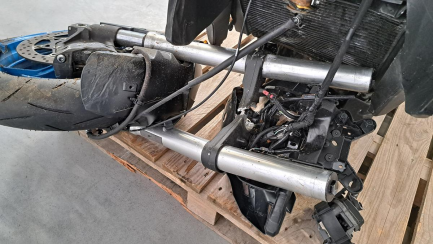 Zdjęcie przedmiotu: Suzuki GSX-8 S Brak możliwości określenia stanu licznika! Dowód zatrzymany elektronicznie! Oświadczenie o utracie DR