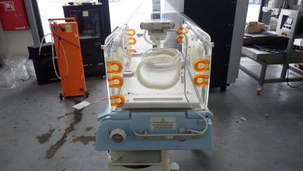 Zdjęcie przedmiotu: Closed incubator DRAGER C2PS-1 Isolette 8000