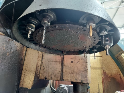 Zdjęcie przedmiotu: MAGNUM MACHINERY CO. CNC milling machine. LTD. TAIWAN VMC-850