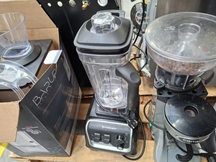 Zdjęcie przedmiotu: A set of catering equipment