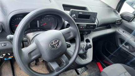 Zdjęcie przedmiotu: Toyota PROACE City 1.5 CRD E6.2 2.4t Active S&S