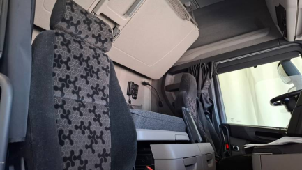 Zdjęcie przedmiotu: SCANIA R460 Super E6 18.0t 4x2 NA Highline