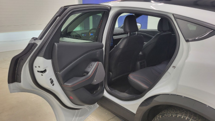 Zdjęcie przedmiotu: Ford Mustang Mach-E 98kWh AWD