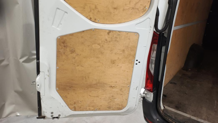 Zdjęcie przedmiotu: Mercedes-Benz Sprinter 319 CDI E6 3.5t Niezgodność w DR- ilość miejsc