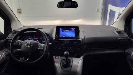 Zdjęcie przedmiotu: Toyota Proace City Verso 1.2 D-4T Family
