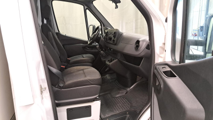 Zdjęcie przedmiotu: MERCEDES-BENZ/IGLOPOL SPRINTER E6 3.5t