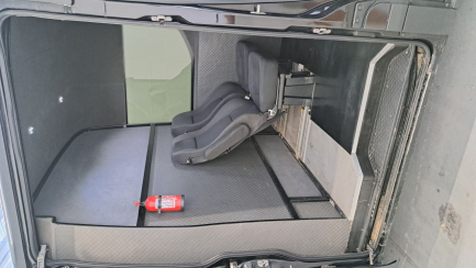 Zdjęcie przedmiotu: Iveco Daily 35-180 H2 Hi-Matic E6 3.5t