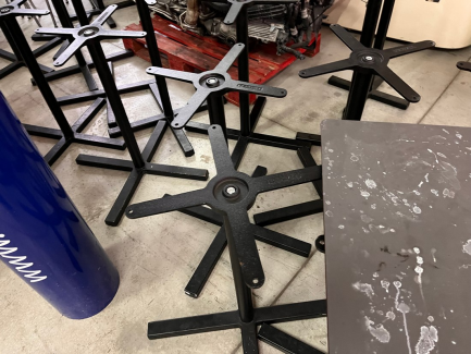 Zdjęcie przedmiotu: A set of restaurant furniture