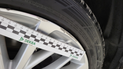 Zdjęcie przedmiotu: Toyota Camry 2.5 Hybrid Executive CVT Oświadczenie o utracie DR