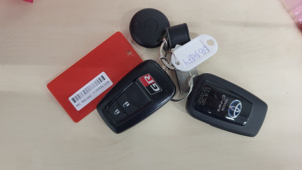 Zdjęcie przedmiotu: Toyota C-HR 1.8 Hybrid GPF GR Sport