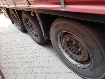 Zdjęcie przedmiotu: SCHMITZ CARGOBULL SCB*S3T Curtain semitrailer