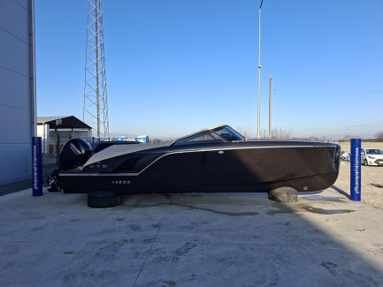 VTS FLYING SHARK 7.7 motorboat