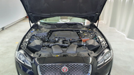 Zdjęcie przedmiotu: JAGUAR, XJ 15-, 3.0 D V6 Premium Luxury