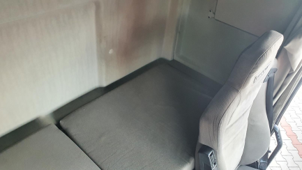 Zdjęcie przedmiotu: Iveco AS440T/P 4x2 Hi-Way