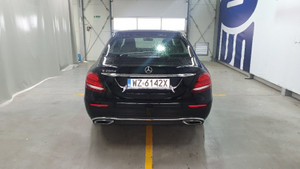 Zdjęcie przedmiotu: Mercedes-benz E 200 Sedan / Limousine
