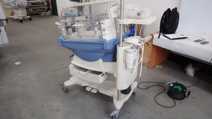 Zdjęcie przedmiotu: Closed incubator for premature babies and sick newborns DRAGER Caleo