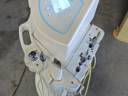 Zdjęcie przedmiotu: EUN SUNG GLOBAL OCTOLINE ESM-4200MO device for multi-functional face and head skin care