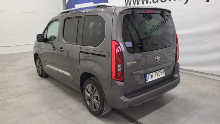 Zdjęcie przedmiotu: Toyota Proace City Verso 1.2 D-4T Family