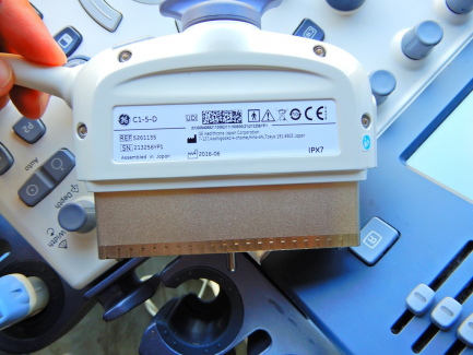 Zdjęcie przedmiotu: GE Ultrasound Korea ultrasound machine. Ltd. LOGIQ S8 R1 is R2 UPG