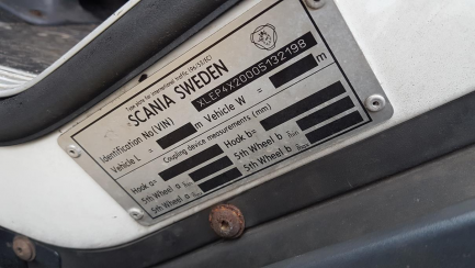 Zdjęcie przedmiotu: PACKAGE AUCTION SCANIA P 380 LB4x2 MLB + Silver Car trailer SRBU 62