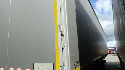 Zdjęcie przedmiotu: KOEGEL S24-1 curtain semi-trailer