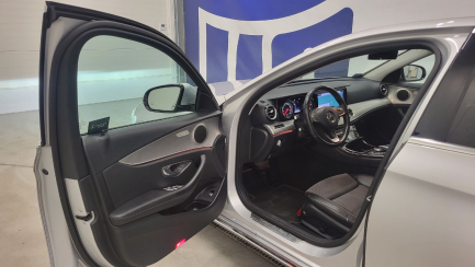 Zdjęcie przedmiotu: Mercedes-benz E 220 d 4-Matic 9G-TRONIC