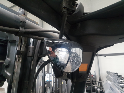 Zdjęcie przedmiotu: WOZEK WIDLOWY LINDE H16-01