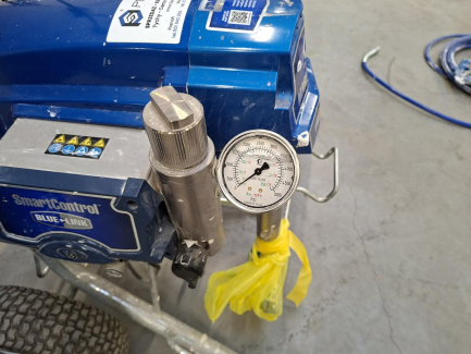 Zdjęcie przedmiotu: Agregat malarsko-szpachlarski GRACO MARK V STANDARD + Zbiornik na materiał GRACO 287987