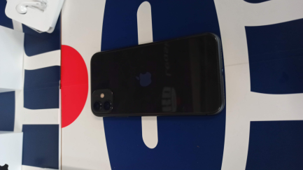 Zdjęcie przedmiotu: Apple iPhone 11 smartphone, 64 GB - black MWLT2PM / A