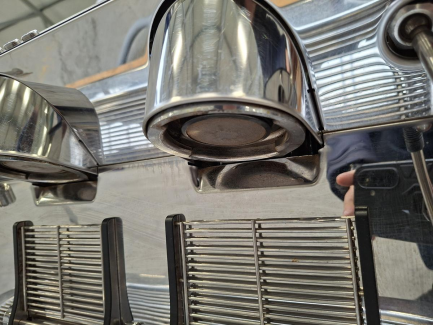 Zdjęcie przedmiotu: Кавомашина CARAT Display 2GR TS на 2 групи (EBEE-D61B-12AM)