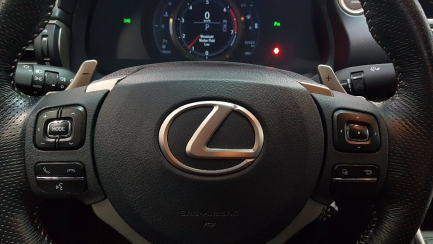 Zdjęcie przedmiotu: Lexus IS200T sedan