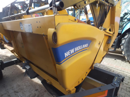 Zdjęcie przedmiotu: Kombajn zbożowy NEW HOLLAND TC 5.80 479 + header NEW HOLLAND 17 + w&oacute;zek