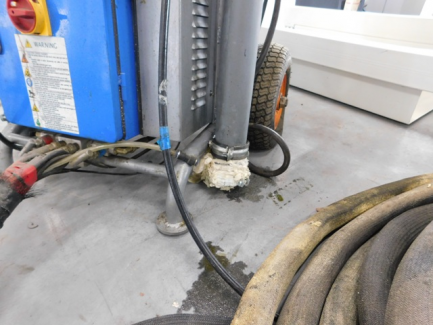 Zdjęcie przedmiotu: A set for spraying and polyurethane injection