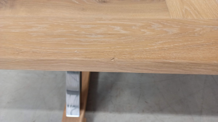 Zdjęcie przedmiotu: Zestaw mebli (WITRYNA KAS 2303 M CHROM, KOMODA 4D WITRYNOWA KAS 2306 WM CHROM, ST&Oacute;Ł Z METALOWYMI NOGAMI (200+2x50) TI 2350 M CHROM)