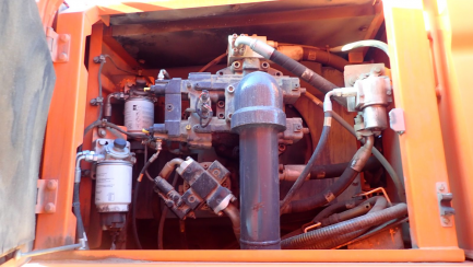 Zdjęcie przedmiotu: DOOSAN Infracore Co., Ltd. DX530LC-3 tracked excavator