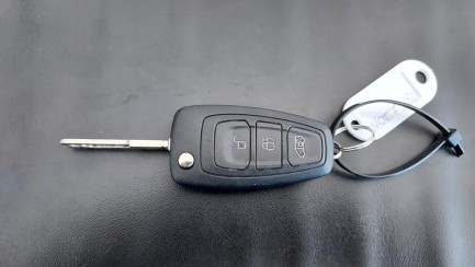 Zdjęcie przedmiotu: Ford Transit Custom 320 2.0 TDCi E6.2 3.2t