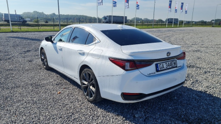 Zdjęcie przedmiotu: Lexus ES300H F Sport