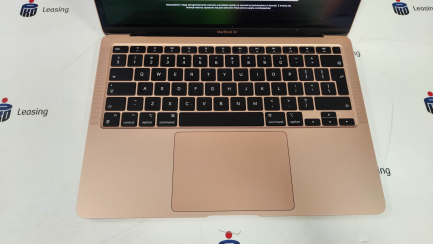Zdjęcie przedmiotu: Ноутбук Apple MacBook Air 13 дюймів, 8-ядерний процесор Apple M1 із 7-ядерною графікою, 8 ГБ оперативної пам'яті, SSD на 256 ГБ (золотистий), код товару MGND3ZE/A