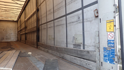 Zdjęcie przedmiotu: KOEGEL S24-1 curtain semi-trailer