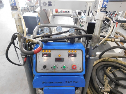 Zdjęcie przedmiotu: A set for spraying and polyurethane injection