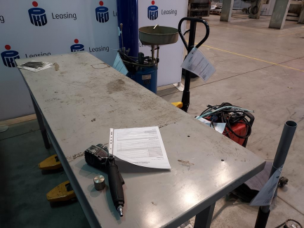 Zdjęcie przedmiotu: Workshop equipment set