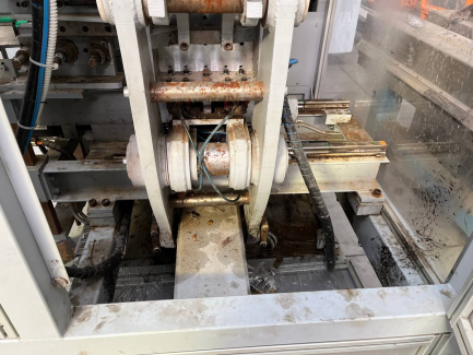 Zdjęcie przedmiotu: The ERA-TECH BMU 2 extruder and bottler is used in the plastics industry for the automatic production of thermoplastic containers by extrusion blow molding.